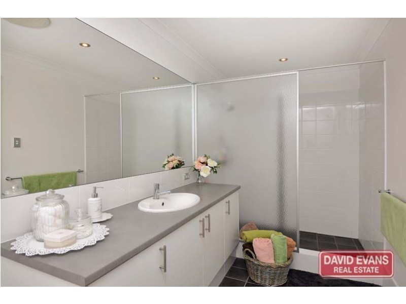 15 Atley Pass, Carramar WA 6031