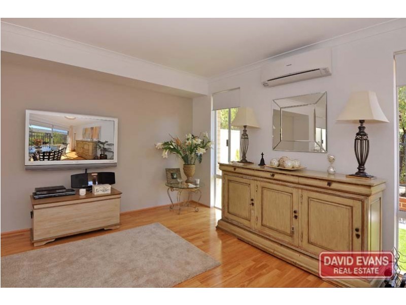 15 Atley Pass, Carramar WA 6031