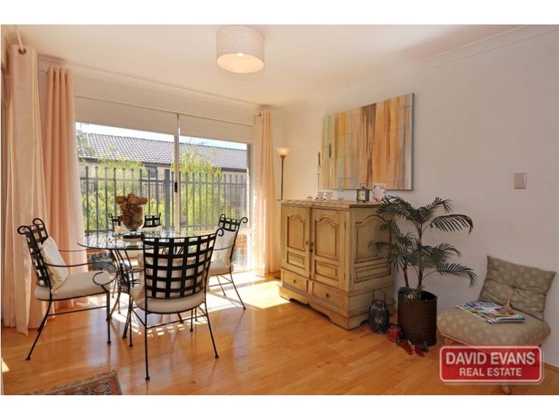 15 Atley Pass, Carramar WA 6031