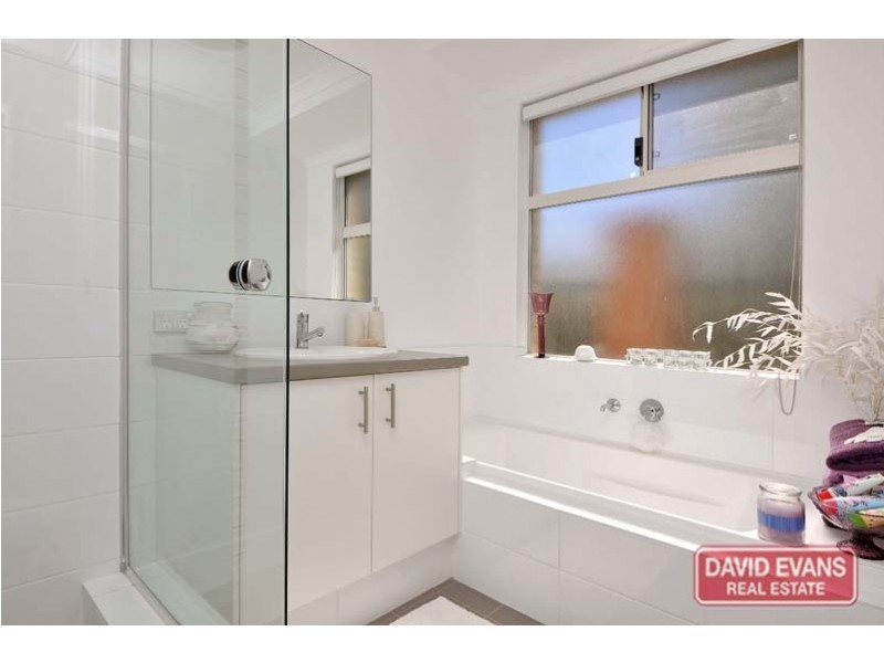 15 Atley Pass, Carramar WA 6031