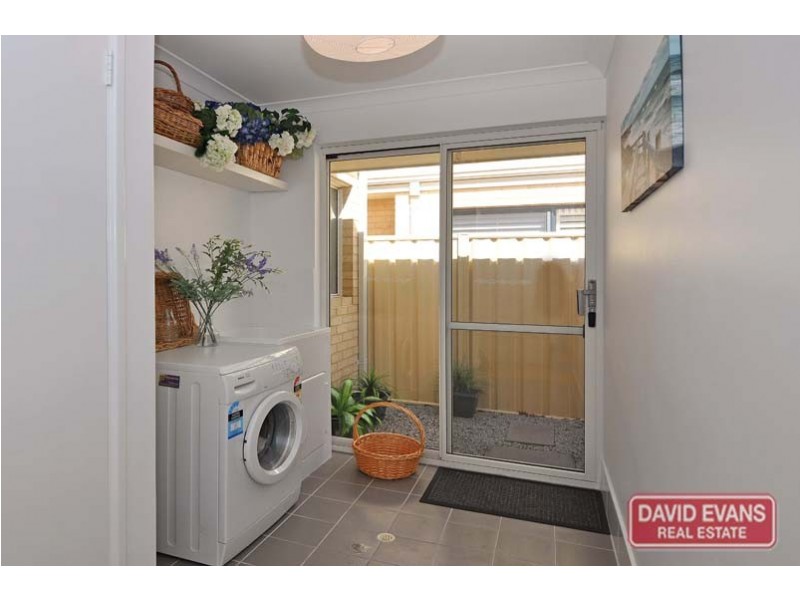 15 Atley Pass, Carramar WA 6031