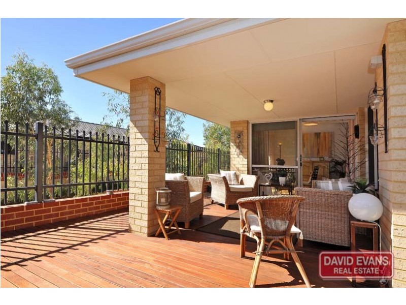 15 Atley Pass, Carramar WA 6031