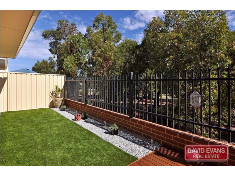 15 Atley Pass, Carramar WA 6031