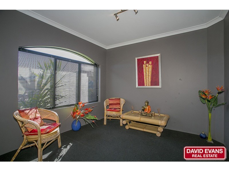 24 Amery Road, Hocking WA 6065