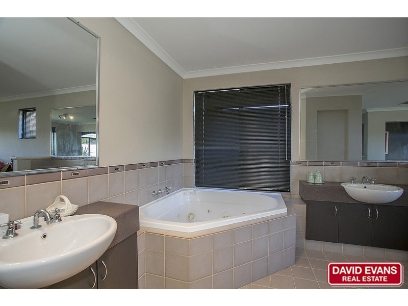 24 Amery Road, Hocking WA 6065