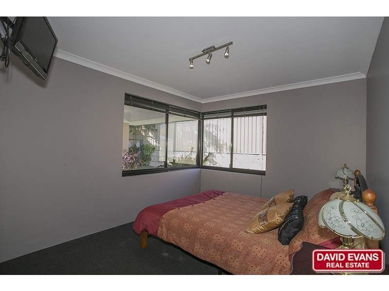 24 Amery Road, Hocking WA 6065