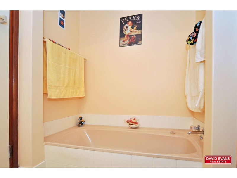 4 Cooma Street, Wanneroo WA 6065