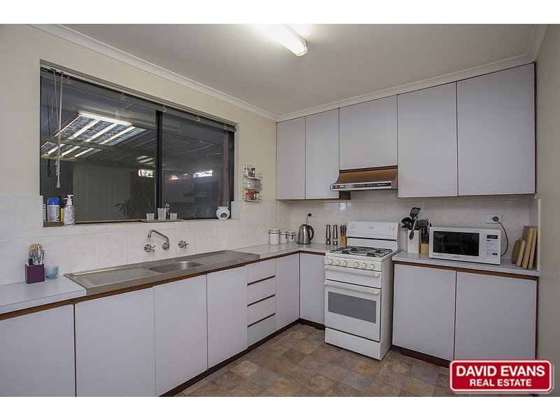 44 Redfin Crescent, Beldon WA 6027