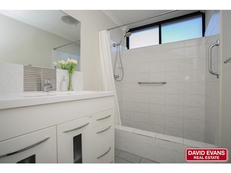 44 Redfin Crescent, Beldon WA 6027
