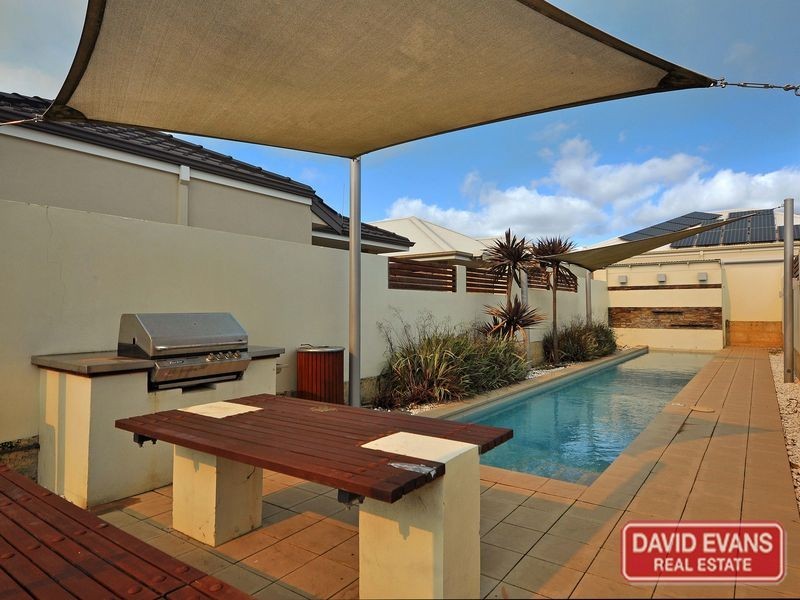 1/15 Crosthwait Circle, Tapping WA 6065