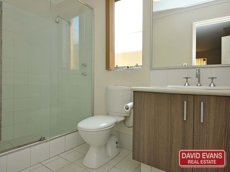 1/15 Crosthwait Circle, Tapping WA 6065