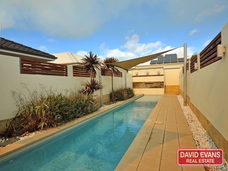 1/15 Crosthwait Circle, Tapping WA 6065