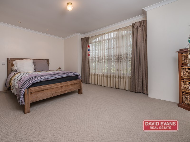 6 Vosnacos Way, Tapping WA 6065