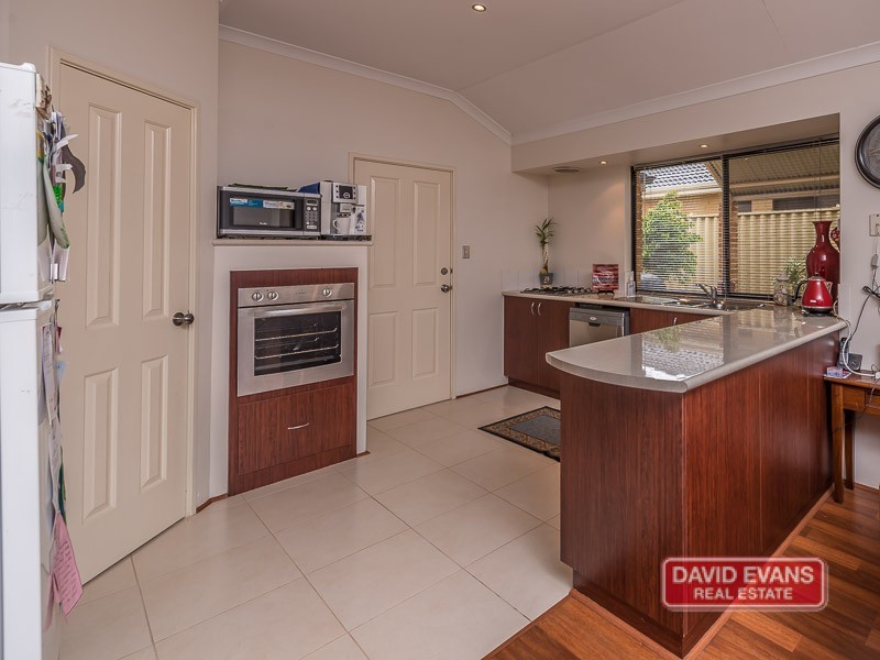 6 Vosnacos Way, Tapping WA 6065