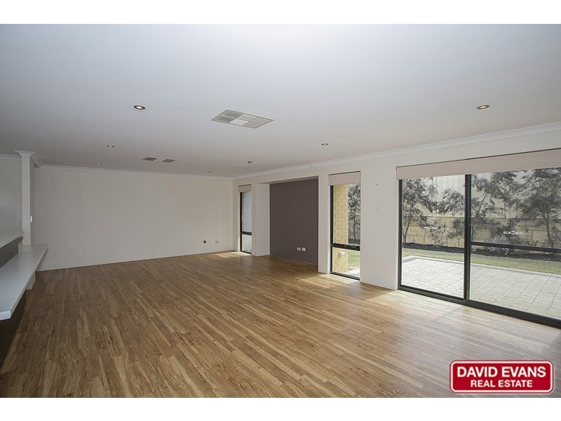 6 Zeppelin Way, Tapping WA 6065