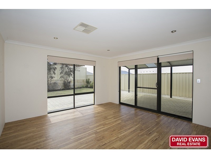 6 Zeppelin Way, Tapping WA 6065