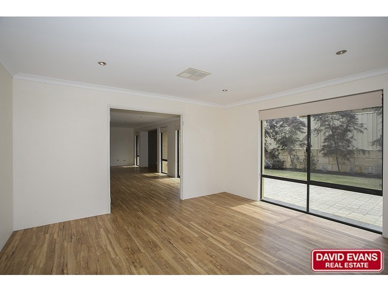 6 Zeppelin Way, Tapping WA 6065