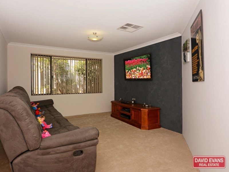 25 Mulwarrie Circle, Wanneroo WA 6065
