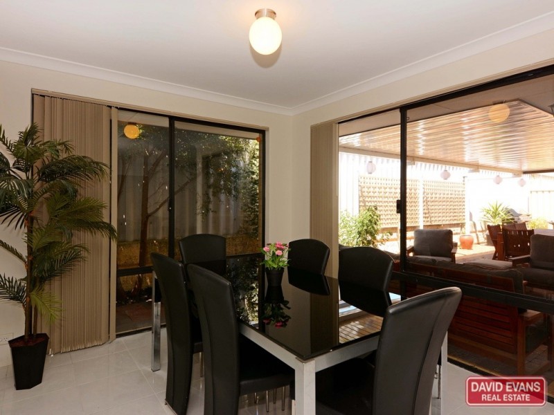 25 Mulwarrie Circle, Wanneroo WA 6065