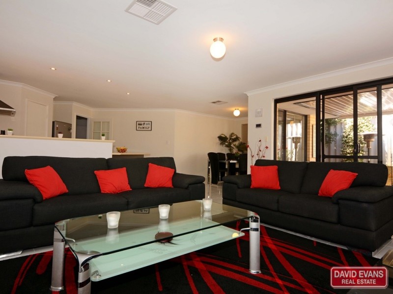 25 Mulwarrie Circle, Wanneroo WA 6065