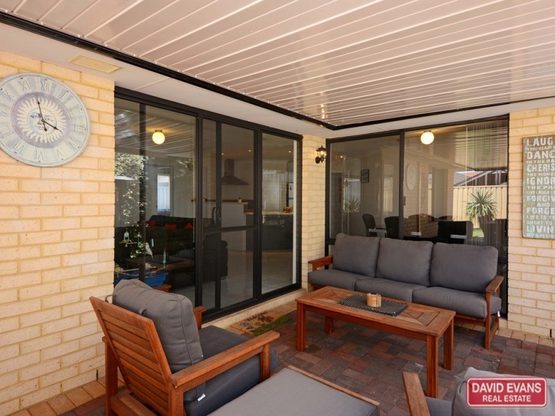25 Mulwarrie Circle, Wanneroo WA 6065