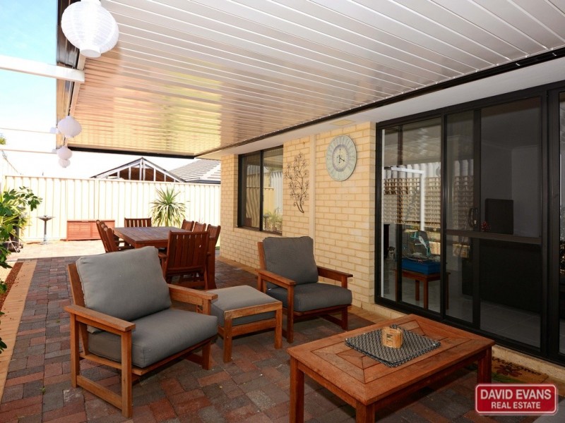 25 Mulwarrie Circle, Wanneroo WA 6065