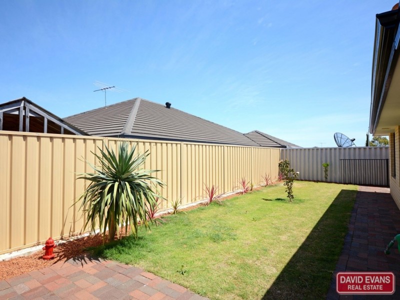 25 Mulwarrie Circle, Wanneroo WA 6065