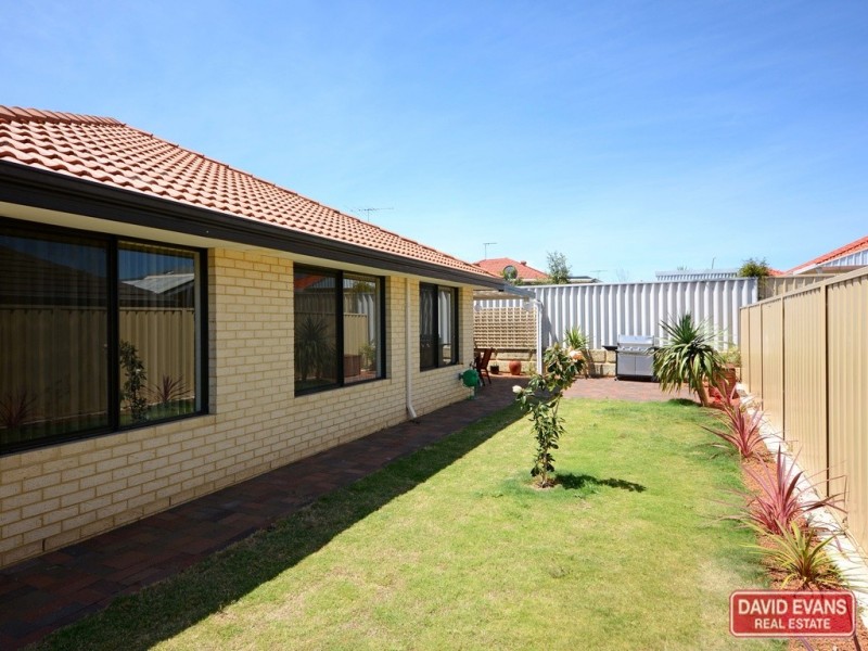 25 Mulwarrie Circle, Wanneroo WA 6065