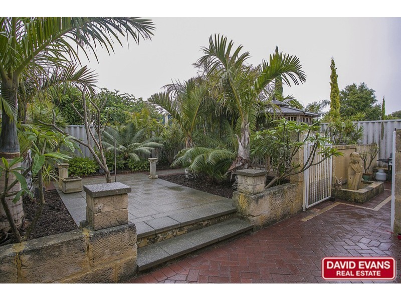 5 Griffiths Road, Sinagra WA 6065