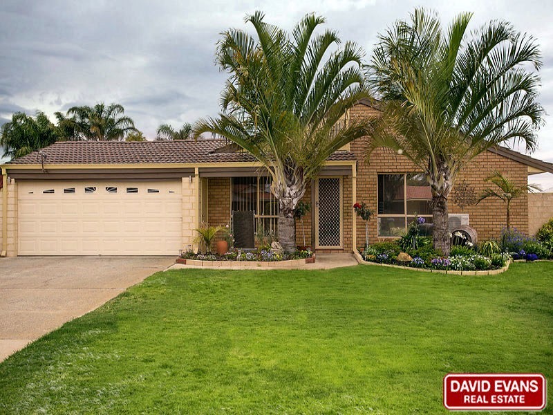 6 Woodlands Grove, Hocking WA 6065