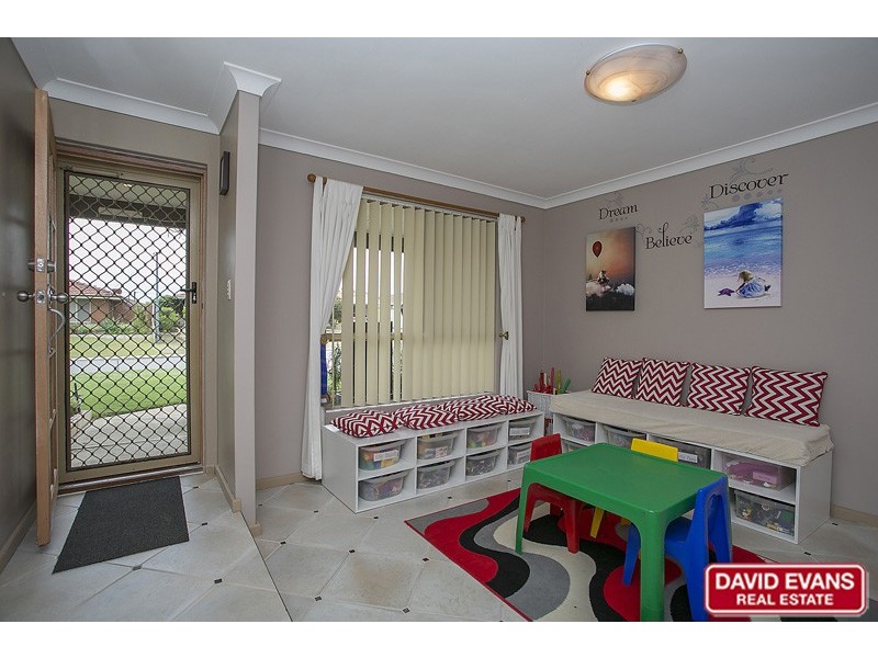 6 Woodlands Grove, Hocking WA 6065