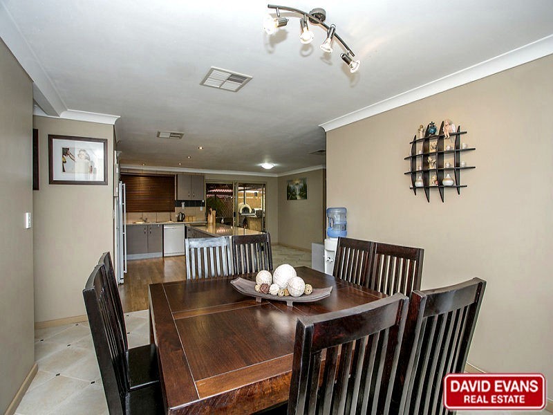 6 Woodlands Grove, Hocking WA 6065