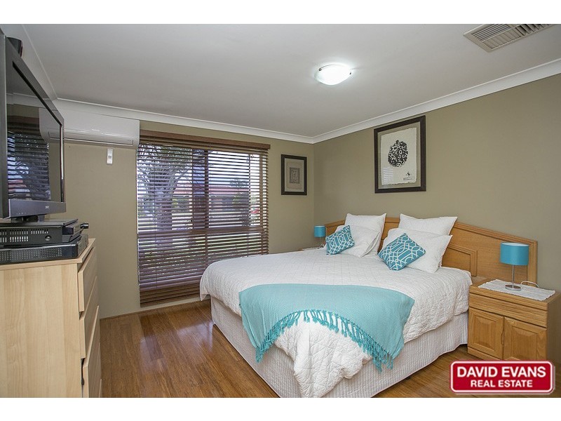 6 Woodlands Grove, Hocking WA 6065