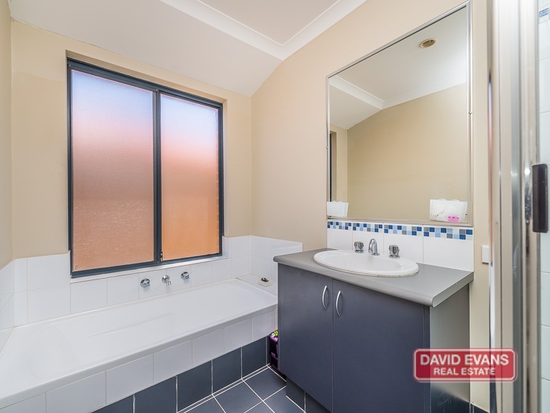 36 Bonannella Entrance, Sinagra WA 6065