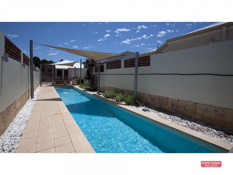 26/15 Crosthwait Circle, Tapping WA 6065