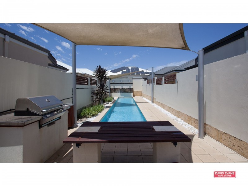 26/15 Crosthwait Circle, Tapping WA 6065