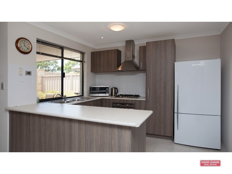 26/15 Crosthwait Circle, Tapping WA 6065