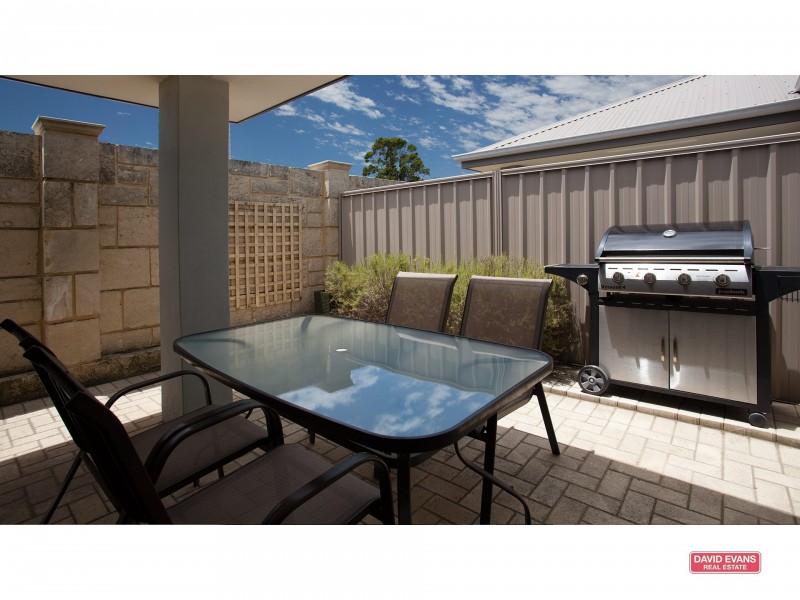 26/15 Crosthwait Circle, Tapping WA 6065