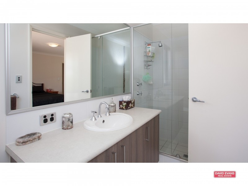 26/15 Crosthwait Circle, Tapping WA 6065