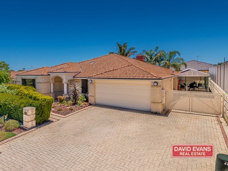 77 Manchester Drive, Hocking WA 6065