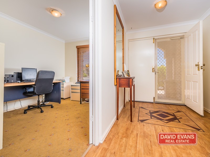 77 Manchester Drive, Hocking WA 6065