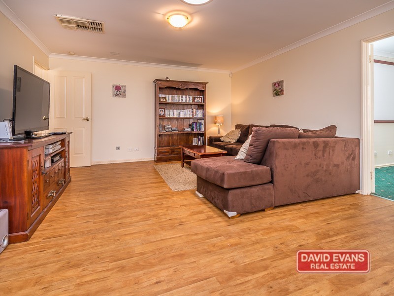 77 Manchester Drive, Hocking WA 6065