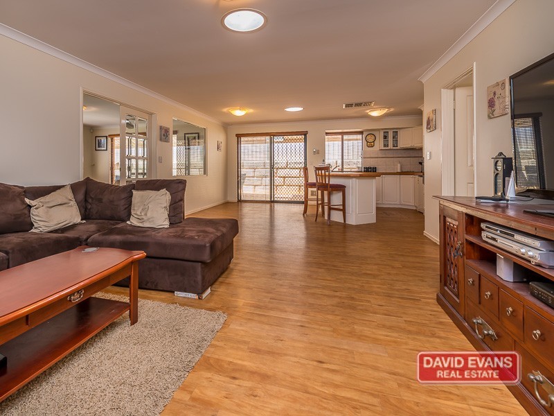 77 Manchester Drive, Hocking WA 6065