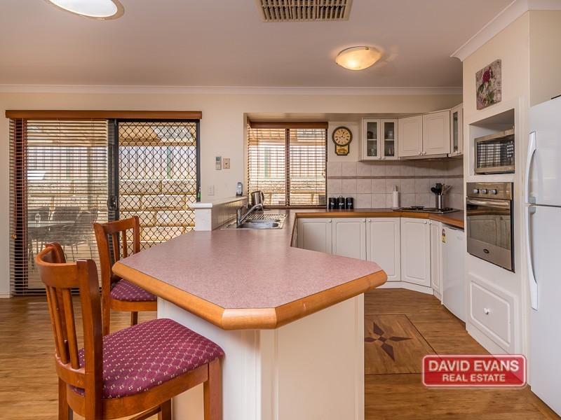 77 Manchester Drive, Hocking WA 6065