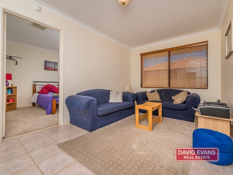 77 Manchester Drive, Hocking WA 6065