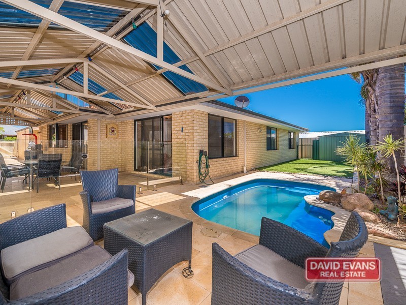 77 Manchester Drive, Hocking WA 6065