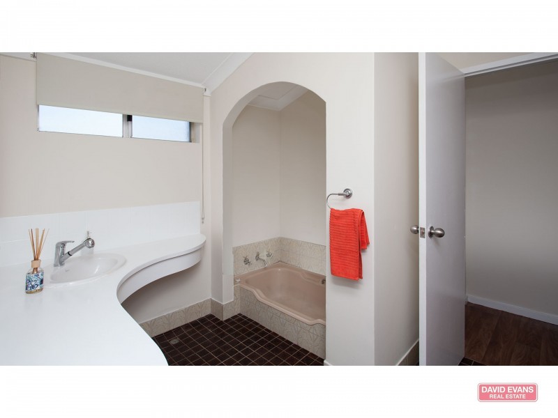 2 Nolyang Crescent, Wanneroo WA 6065