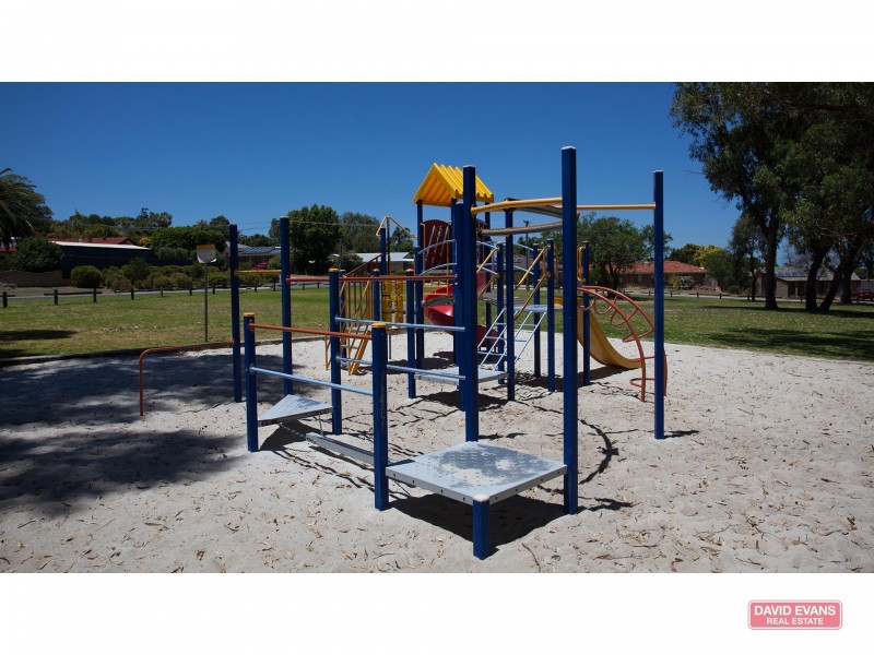 2 Nolyang Crescent, Wanneroo WA 6065