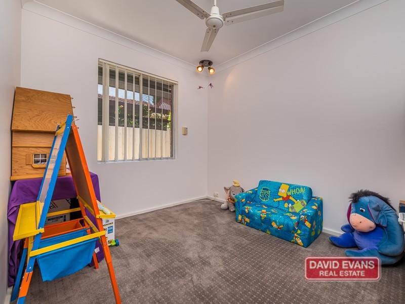 17 Topeka Place, Wanneroo WA 6065