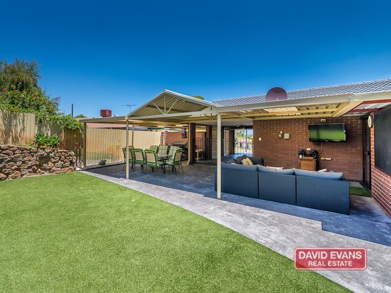 17 Topeka Place, Wanneroo WA 6065